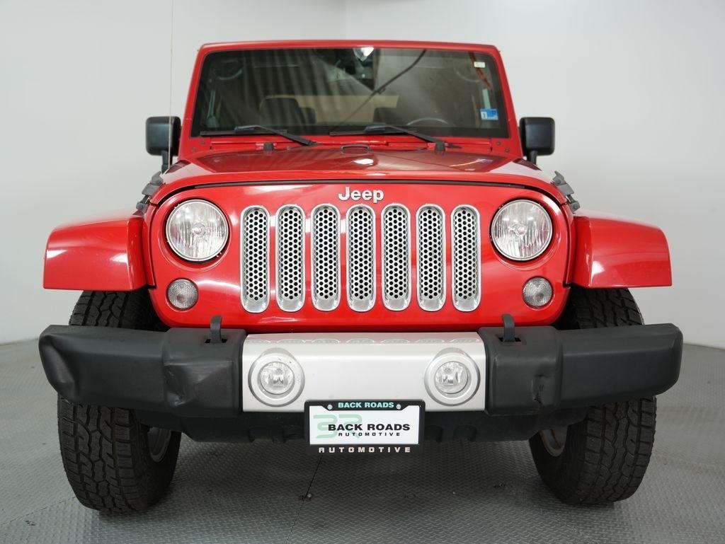 Jeep Wrangler 4WD 2dr Sahara 2014