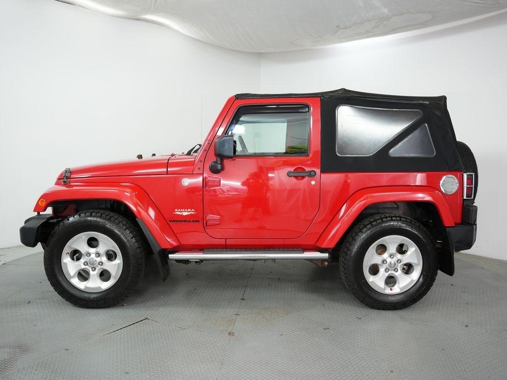 Jeep Wrangler 4WD 2dr Sahara 2014