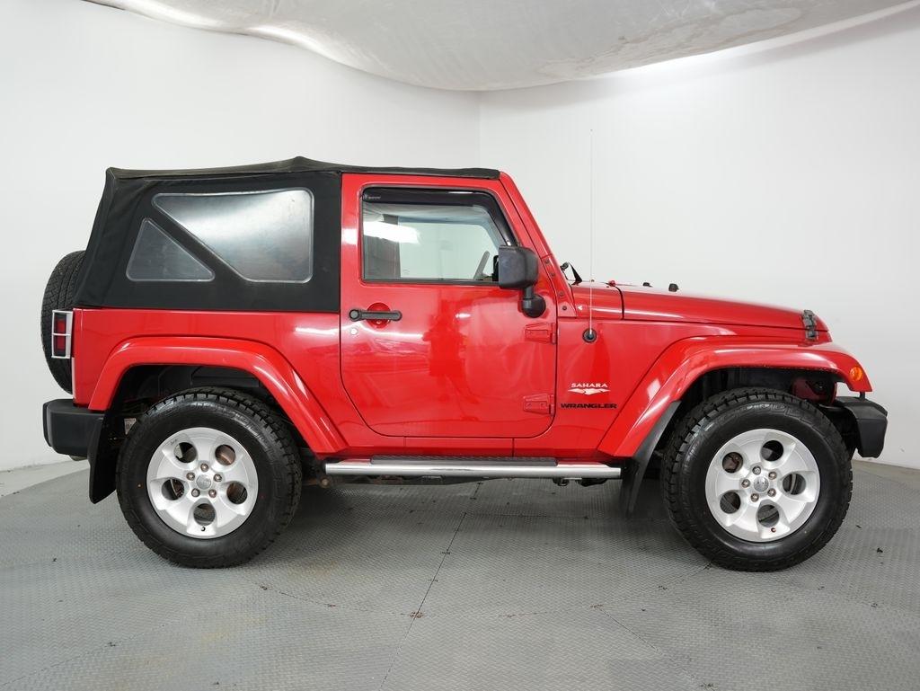 Jeep Wrangler 4WD 2dr Sahara 2014