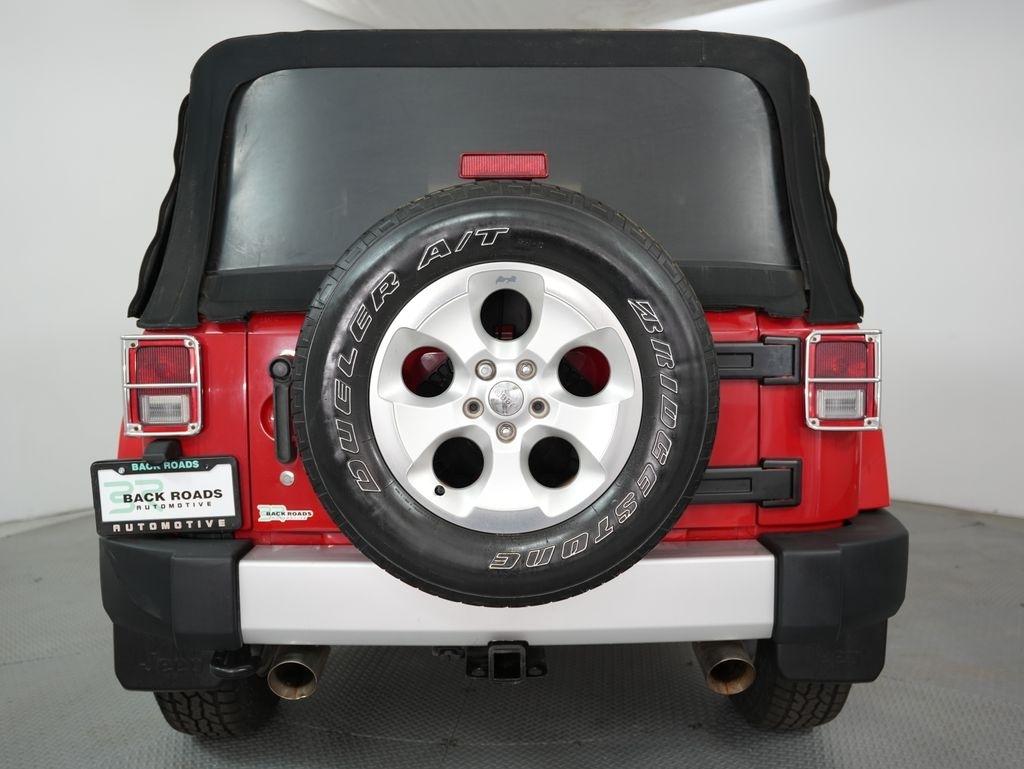 Jeep Wrangler 4WD 2dr Sahara 2014