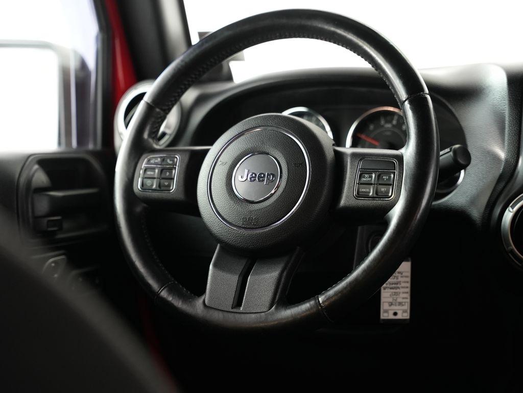 Jeep Wrangler 4WD 2dr Sahara 2014