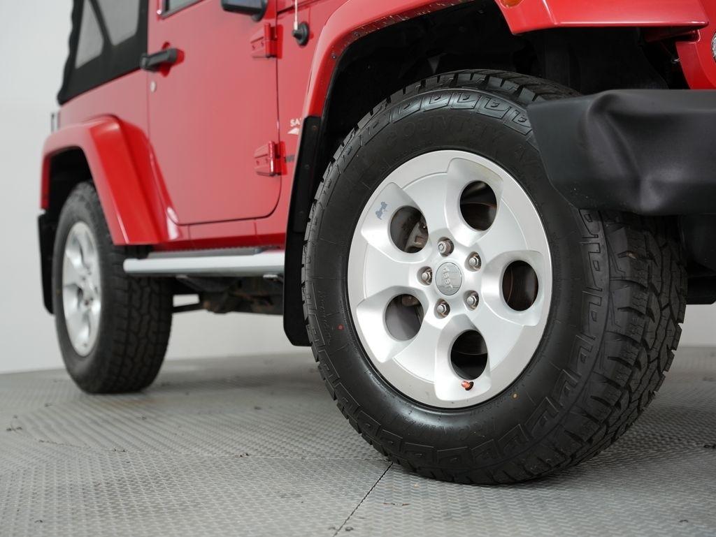 Jeep Wrangler 4WD 2dr Sahara 2014