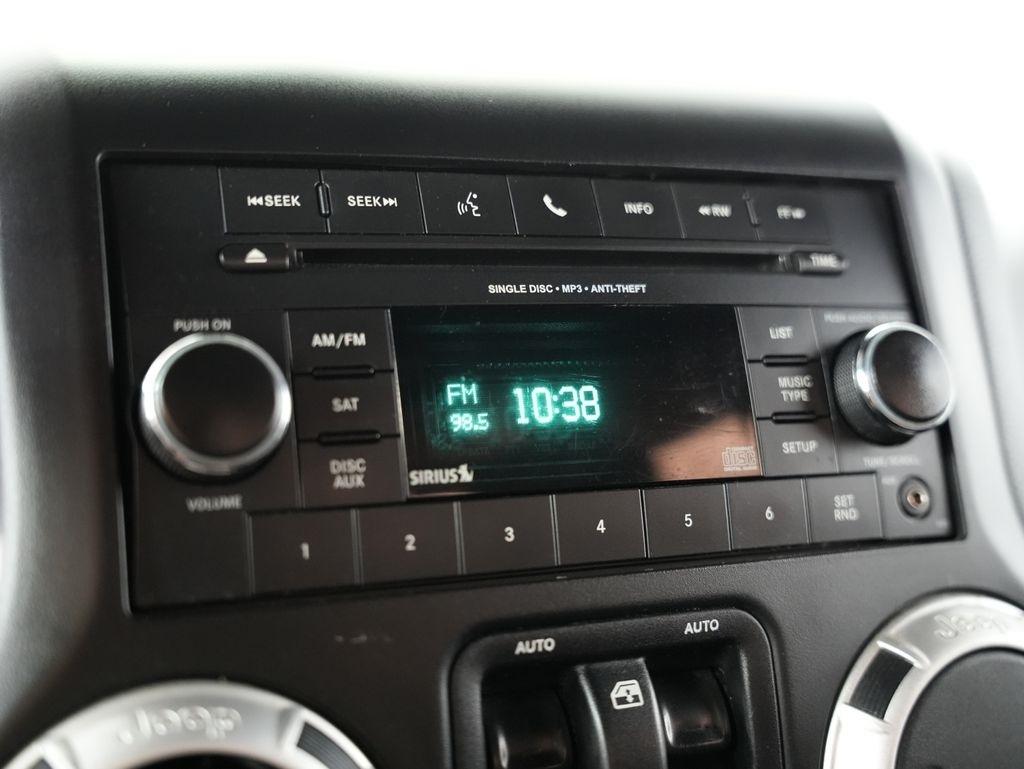 Jeep Wrangler 4WD 2dr Sahara 2014