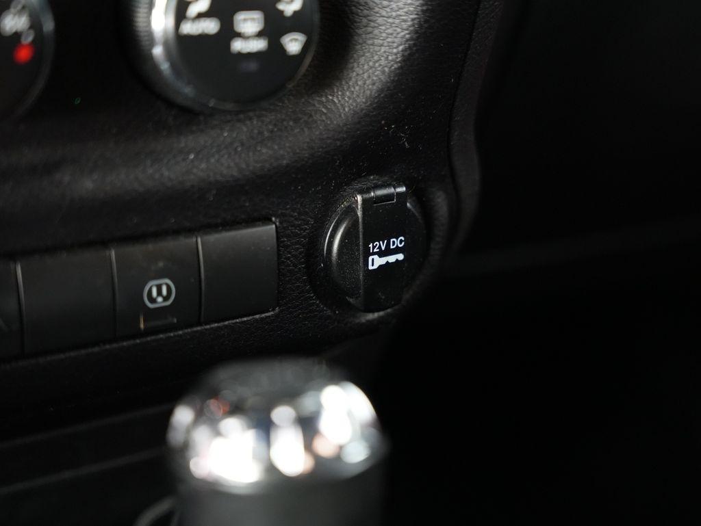 Jeep Wrangler 4WD 2dr Sahara 2014