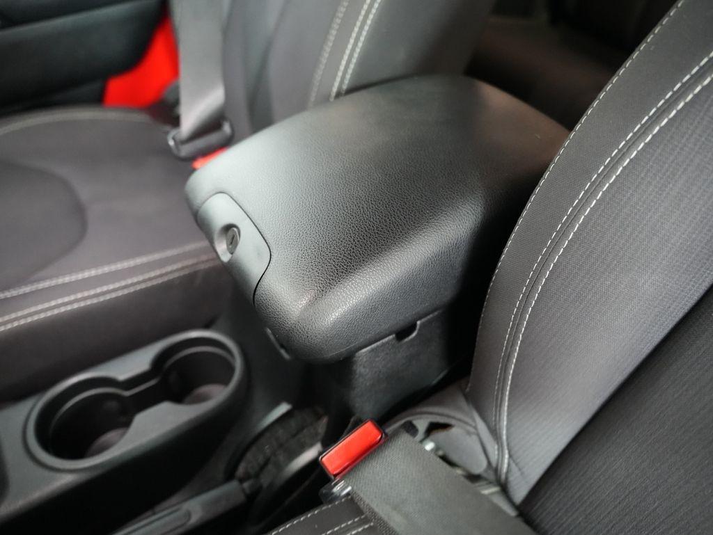 Jeep Wrangler 4WD 2dr Sahara 2014