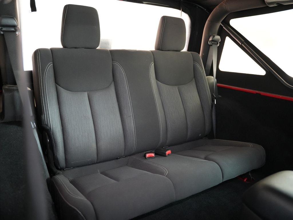 Jeep Wrangler 4WD 2dr Sahara 2014