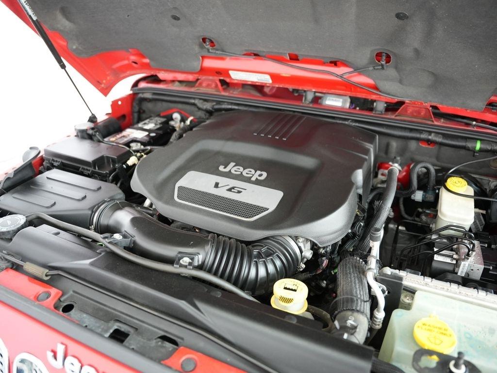 Jeep Wrangler 4WD 2dr Sahara 2014