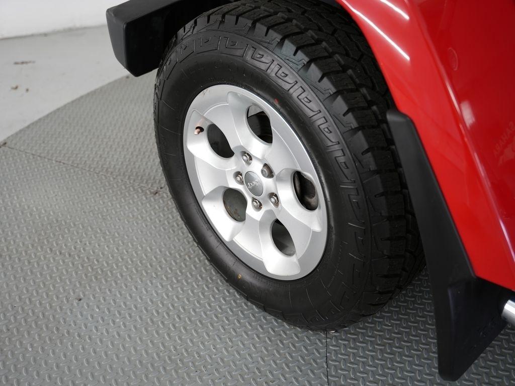 Jeep Wrangler 4WD 2dr Sahara 2014