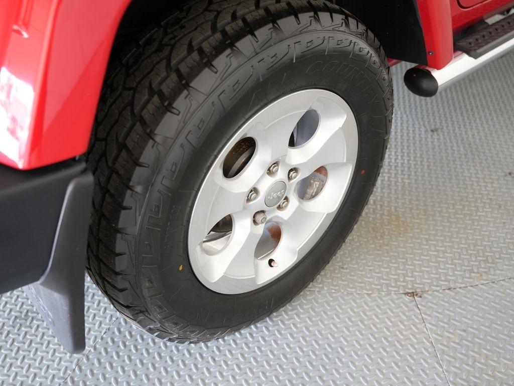 Jeep Wrangler 4WD 2dr Sahara 2014