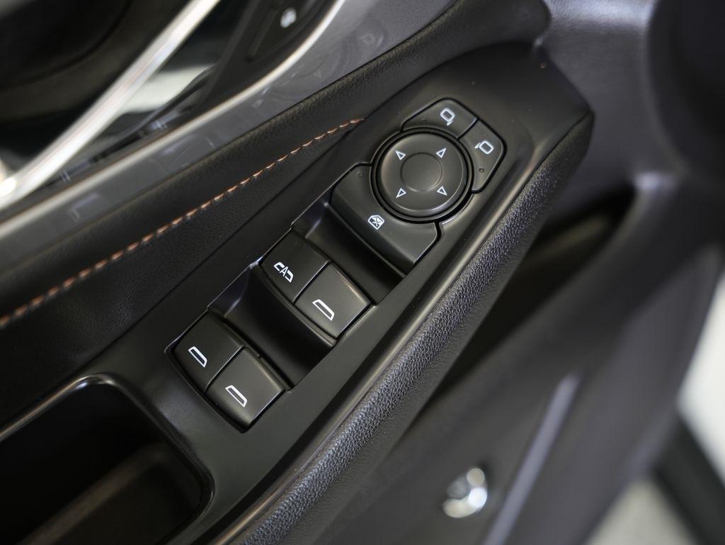 Chevrolet Traverse FWD 4dr LT Cloth w/1LT 2018