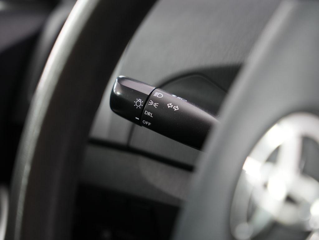 Toyota Prius 5dr HB Three (Natl) 2012