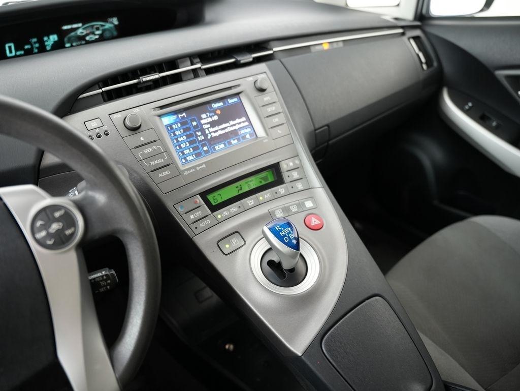 Toyota Prius 5dr HB Three (Natl) 2012