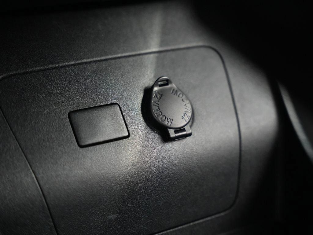 Toyota Prius 5dr HB Three (Natl) 2012