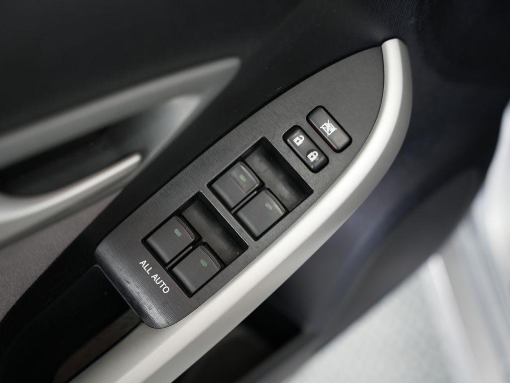 Toyota Prius 5dr HB Three (Natl) 2012