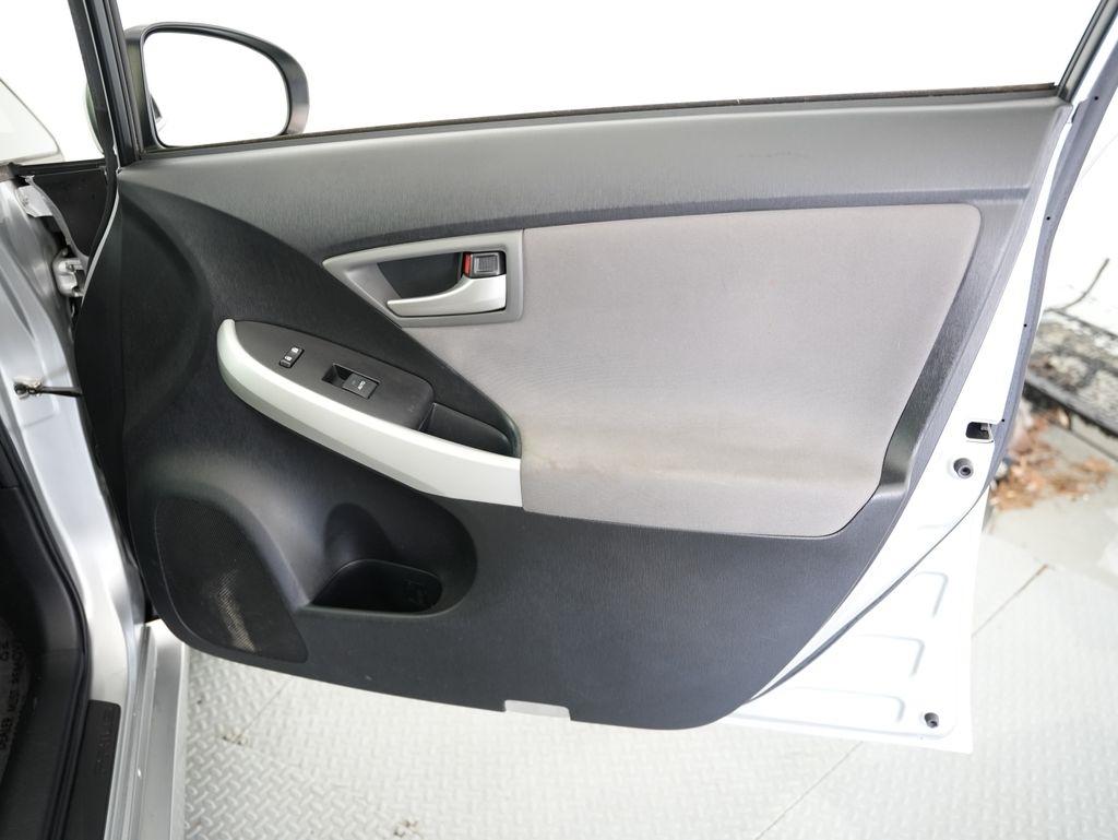 Toyota Prius 5dr HB Three (Natl) 2012