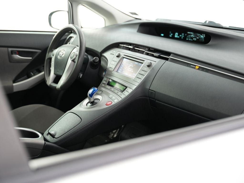 Toyota Prius 5dr HB Three (Natl) 2012
