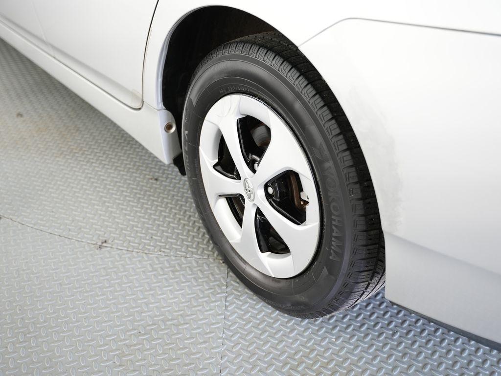 Toyota Prius 5dr HB Three (Natl) 2012