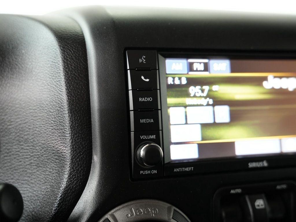 Jeep Wrangler 4WD 2dr Willys Wheeler 2016