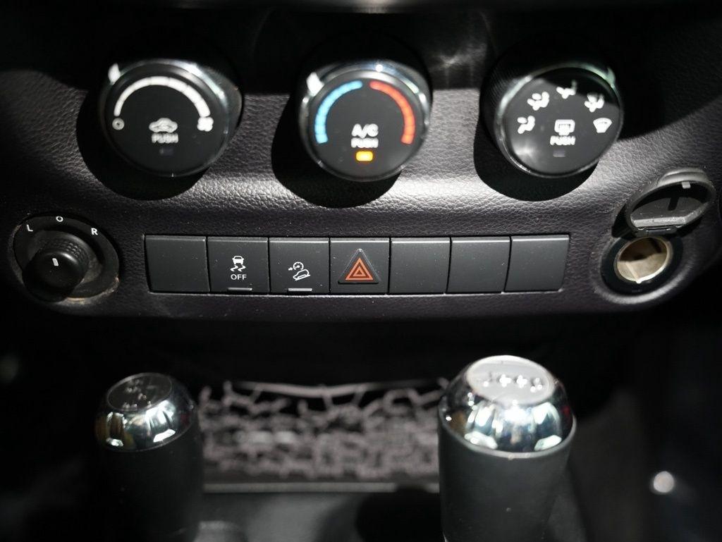 Jeep Wrangler 4WD 2dr Willys Wheeler 2016