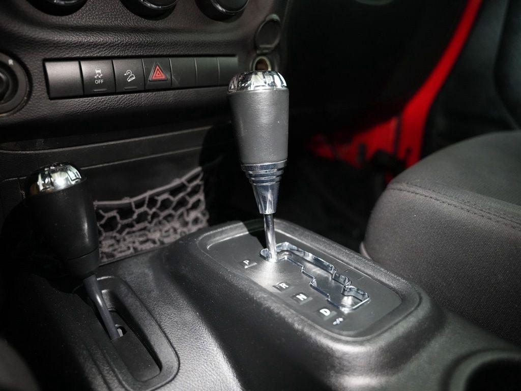 Jeep Wrangler 4WD 2dr Willys Wheeler 2016