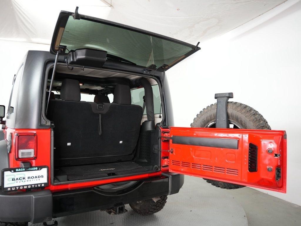 Jeep Wrangler 4WD 2dr Willys Wheeler 2016