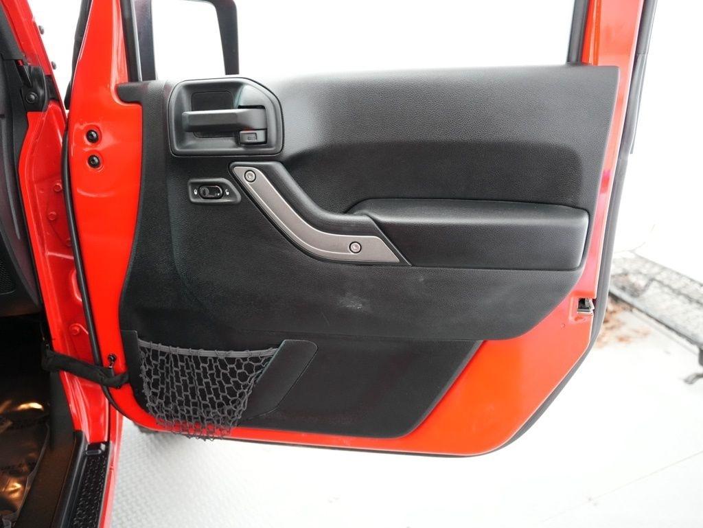 Jeep Wrangler 4WD 2dr Willys Wheeler 2016