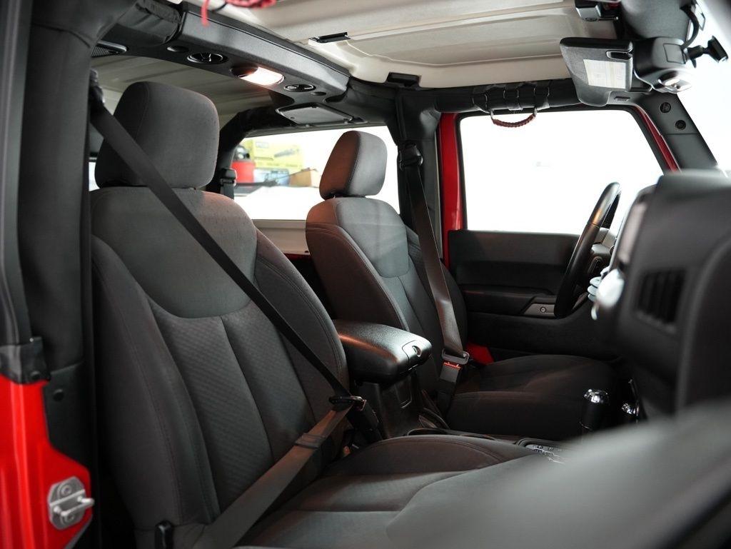 Jeep Wrangler 4WD 2dr Willys Wheeler 2016