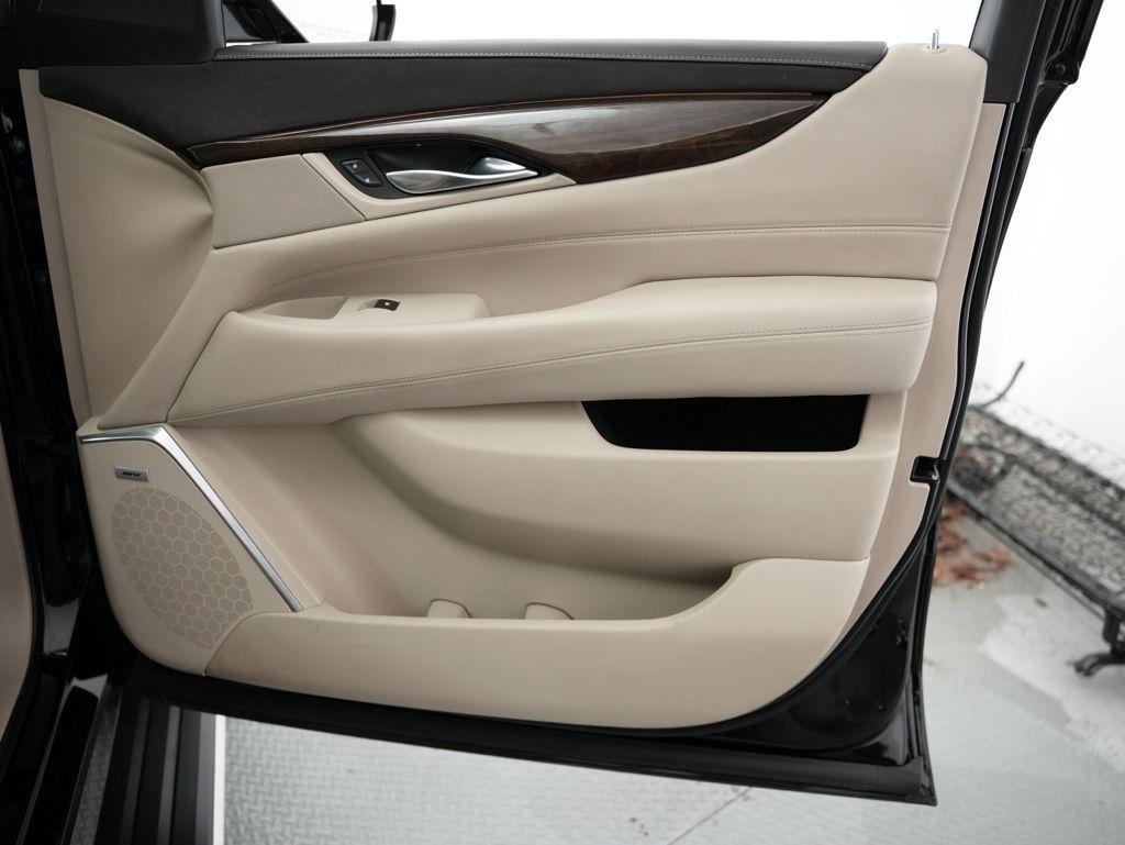 Cadillac Escalade 2WD 4dr Premium Luxury 2018