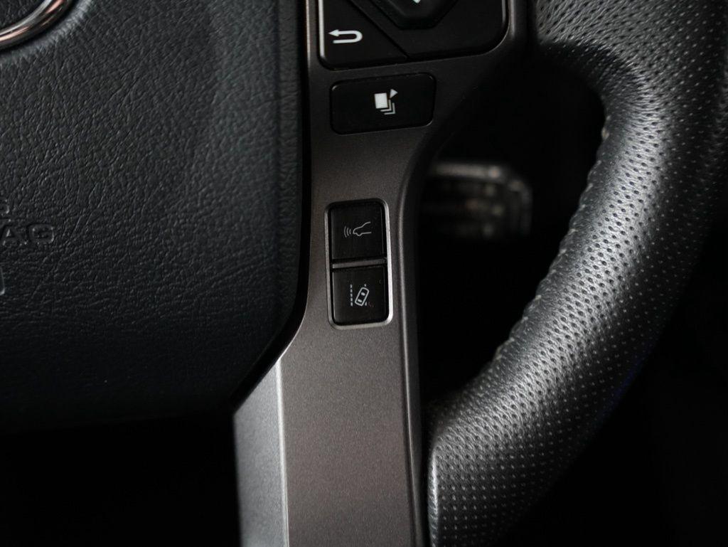 Toyota Tacoma 4WD TRD Off Road Double Cab 6' Bed V6 AT (Natl) 2020