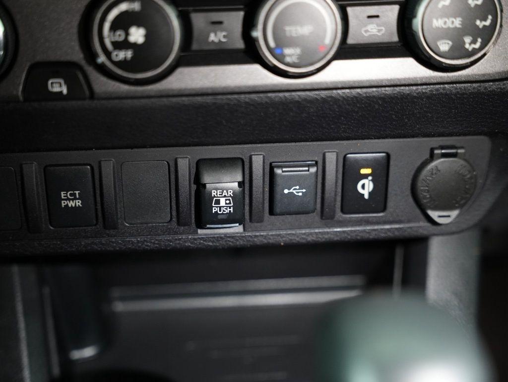 Toyota Tacoma 4WD TRD Off Road Double Cab 6' Bed V6 AT (Natl) 2020