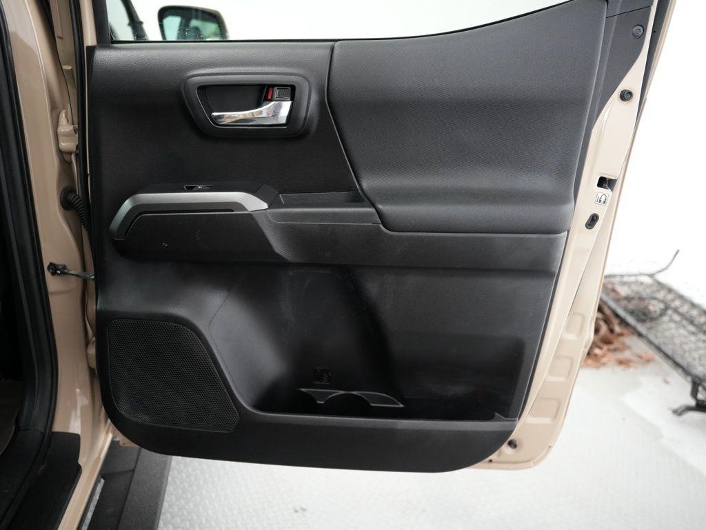 Toyota Tacoma 4WD TRD Off Road Double Cab 6' Bed V6 AT (Natl) 2020