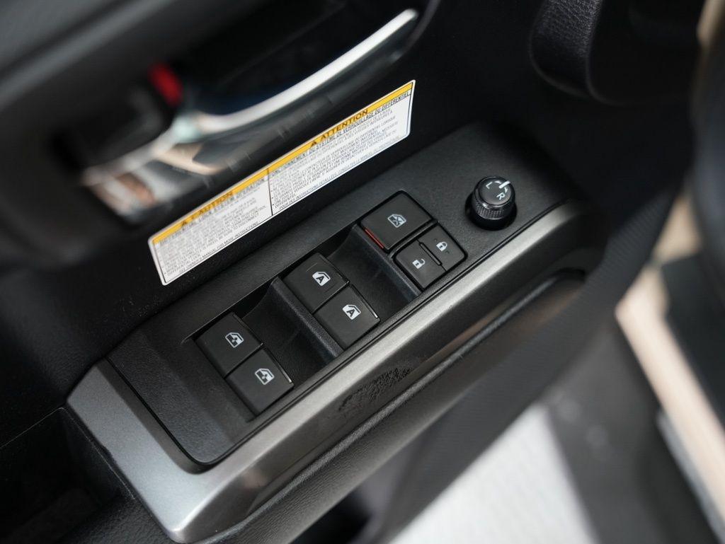 Toyota Tacoma 4WD TRD Off Road Double Cab 6' Bed V6 AT (Natl) 2020