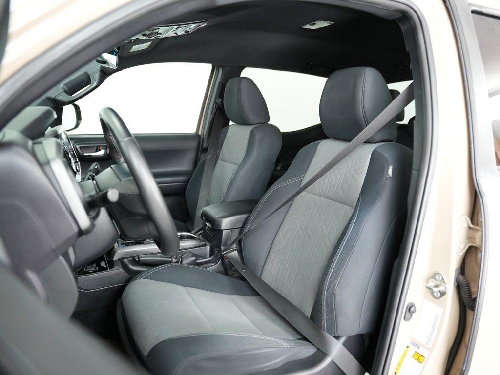 Toyota Tacoma 4WD TRD Off Road Double Cab 6' Bed V6 AT (Natl) 2020