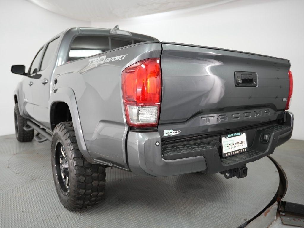 Toyota Tacoma 2WD Double Cab V6 AT TRD Off Road (Natl) 2016