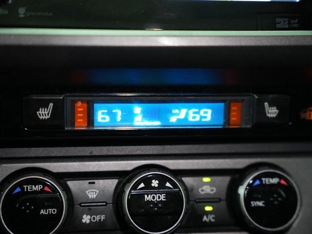 Toyota Tacoma 2WD Double Cab V6 AT TRD Off Road (Natl) 2016