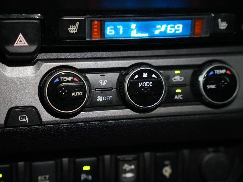 Toyota Tacoma 2WD Double Cab V6 AT TRD Off Road (Natl) 2016