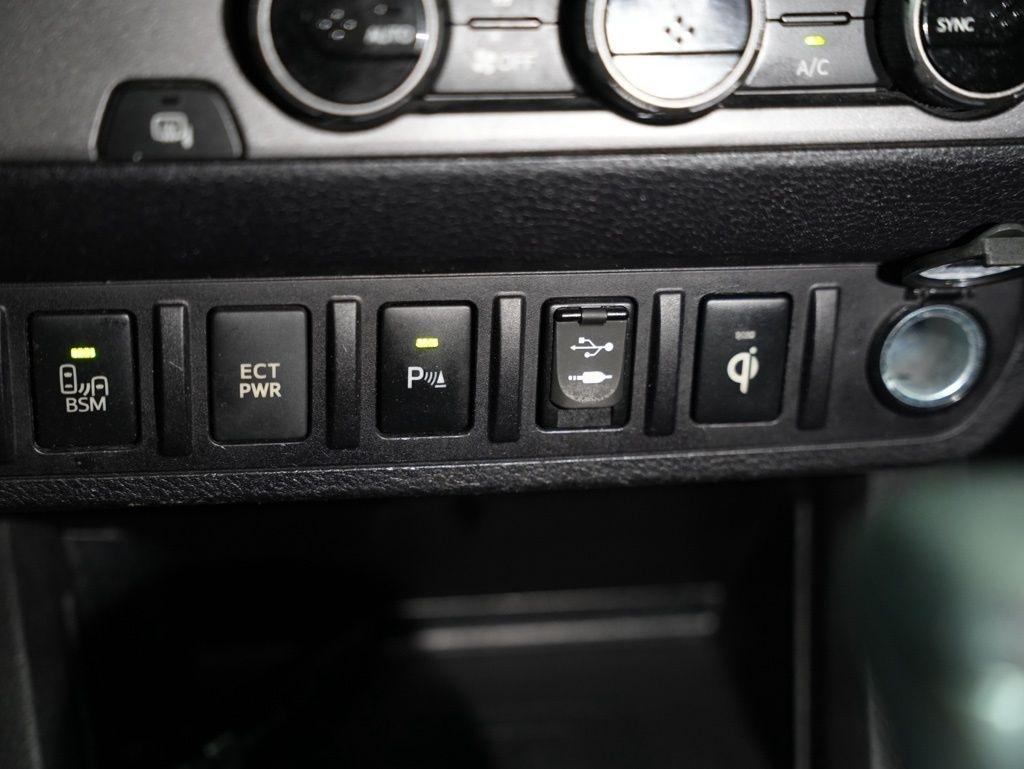 Toyota Tacoma 2WD Double Cab V6 AT TRD Off Road (Natl) 2016