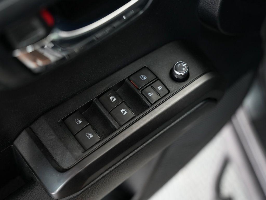 Toyota Tacoma 2WD Double Cab V6 AT TRD Off Road (Natl) 2016