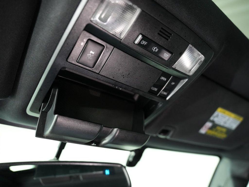 Toyota Tacoma 2WD Double Cab V6 AT TRD Off Road (Natl) 2016