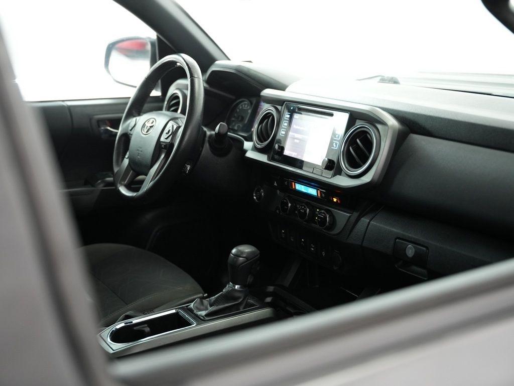 Toyota Tacoma 2WD Double Cab V6 AT TRD Off Road (Natl) 2016