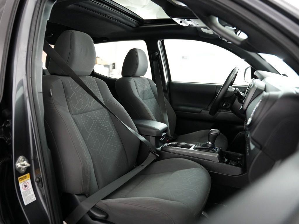 Toyota Tacoma 2WD Double Cab V6 AT TRD Off Road (Natl) 2016