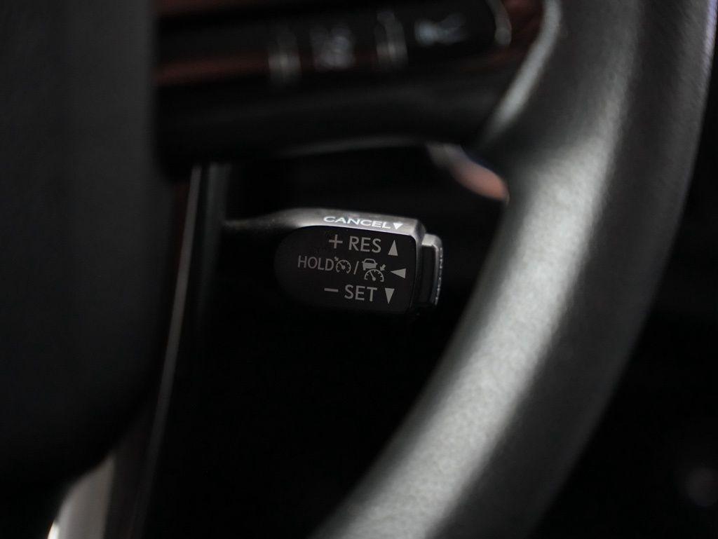 Toyota Prius Limited (Natl) 2019