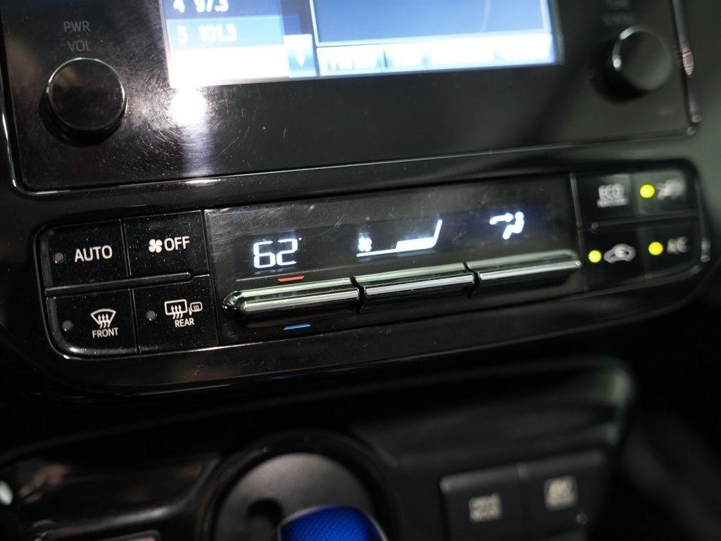 Toyota Prius Limited (Natl) 2019