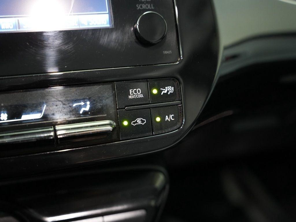 Toyota Prius Limited (Natl) 2019