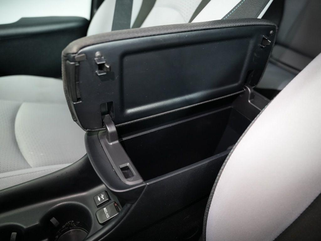 Toyota Prius Limited (Natl) 2019