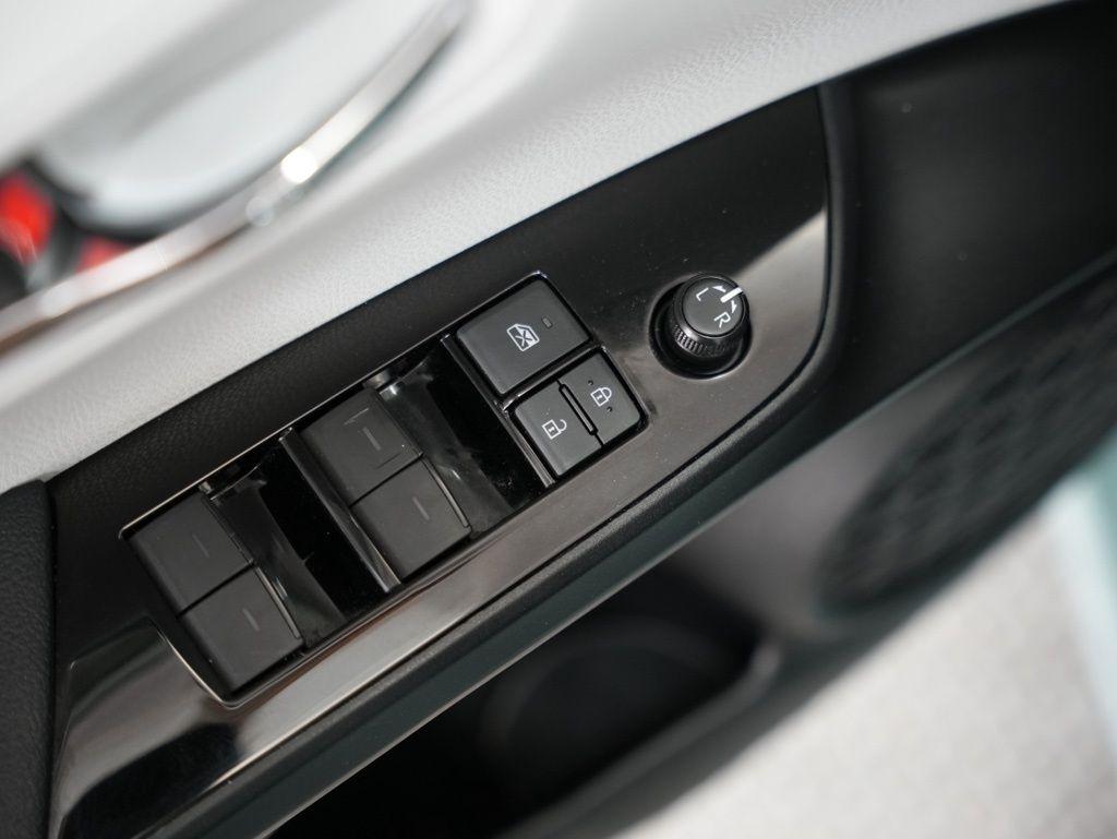 Toyota Prius Limited (Natl) 2019