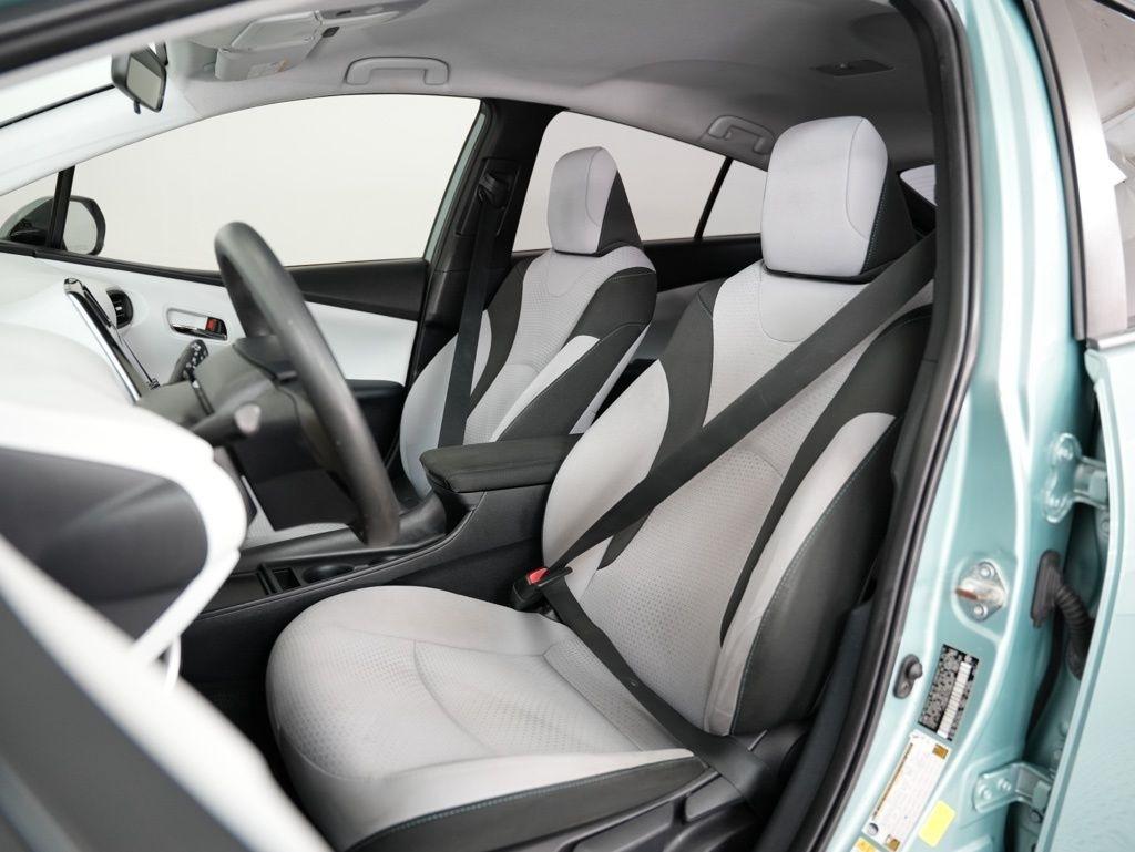 Toyota Prius Limited (Natl) 2019