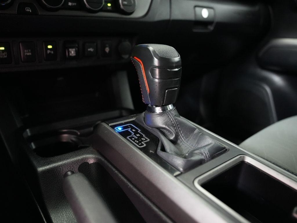 Toyota Tacoma 4WD TRD Off Road Double Cab 5' Bed V6 MT (Natl) 2021