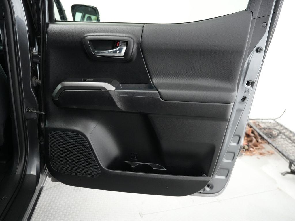 Toyota Tacoma 4WD TRD Off Road Double Cab 5' Bed V6 MT (Natl) 2021