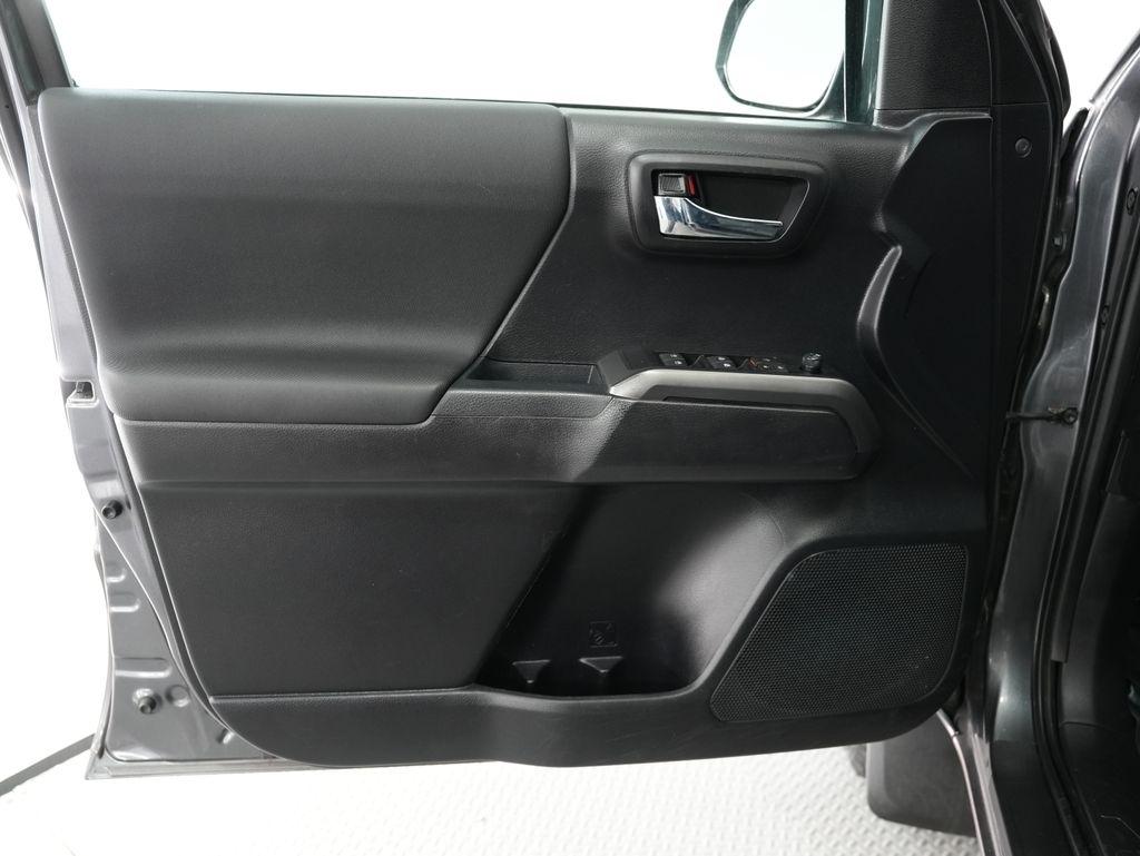 Toyota Tacoma 4WD TRD Off Road Double Cab 5' Bed V6 MT (Natl) 2021